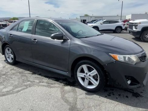 Used 2012 Toyota Camry SE FWD image 2