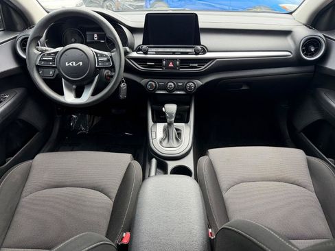 Used 2024 Kia Forte LXS w/ LXS Technology Package FWD image 16