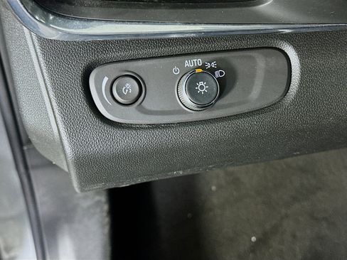 Used 2024 Buick Envista Preferred w/ Convenience I Package image 17