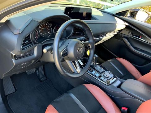 Certified 2025 MAZDA CX-30 Carbon image 16