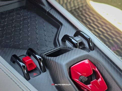 Used 2024 Lamborghini Revuelto AWD/4WD image 32