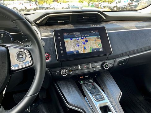 Used 2018 Honda Clarity Touring image 6