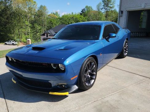 Used 2023 Dodge Challenger R/T Scat Pack RWD image 3