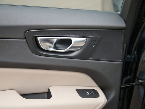 New 2026 Volvo XC60 B5 Plus w/ Protection Package Premier image 21