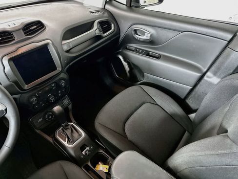 Used 2023 Jeep Renegade Latitude AWD/4WD image 11