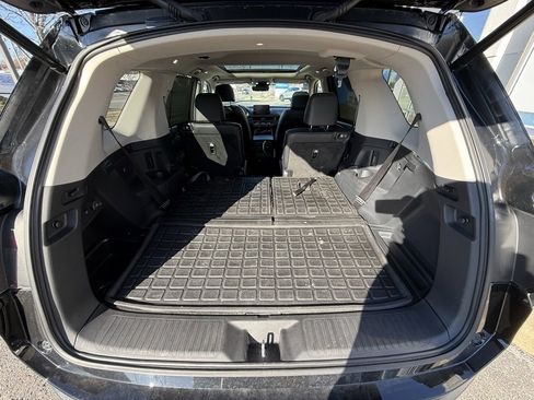 Used 2023 Honda Pilot Elite image 38