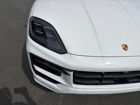 Certified 2025 Porsche Cayenne Coupe AWD/4WD image 13