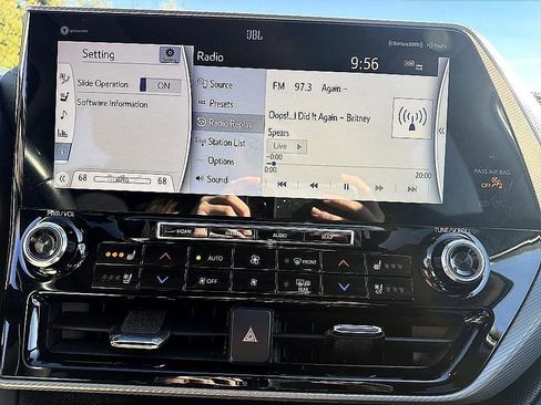 Used 2021 Toyota Highlander Platinum image 17