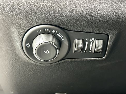 Used 2022 Jeep Compass Latitude w/ Convenience Group AWD/4WD image 17