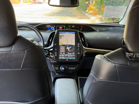 Used 2019 Toyota Prius Prime Advanced w/ Carpet Mat Package FWD image 24
