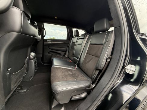 Used 2020 Jeep Grand Cherokee Altitude image 10