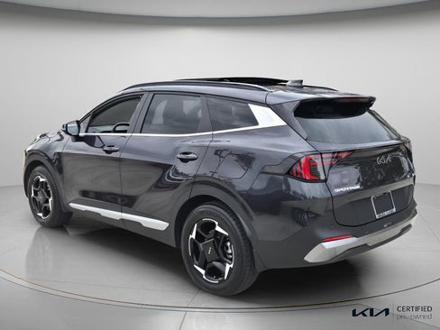 Certified 2026 Kia Sportage EX w/ EX Panorama Roof Package FWD image 8