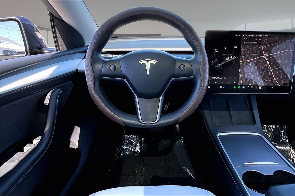 Used 2023 Tesla Model Y 2WD image 8