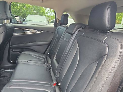 Certified 2022 Lincoln Nautilus FWD image 13