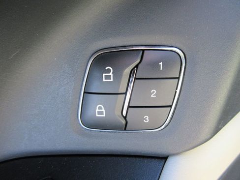 Used 2021 Ford Expedition Max Platinum image 27