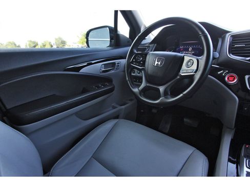 Used 2020 Honda Pilot Touring image 11