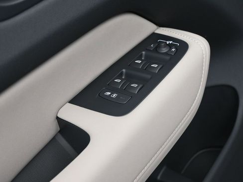 New 2026 Volvo XC60 B5 Plus w/ Protection Package Premier image 11