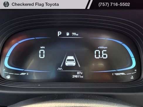 Used 2024 Hyundai Venue SEL FWD image 18