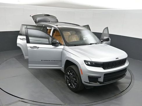 Used 2023 Jeep Grand Cherokee L Summit image 54