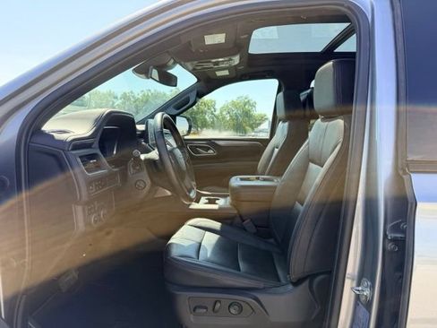 Used 2023 Chevrolet Suburban RST w/ Luxury Package AWD/4WD image 7