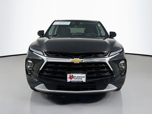 Used 2025 Chevrolet Blazer LT AWD/4WD image 2