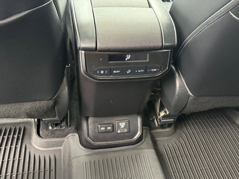 Certified 2022 Toyota Highlander Limited image 9