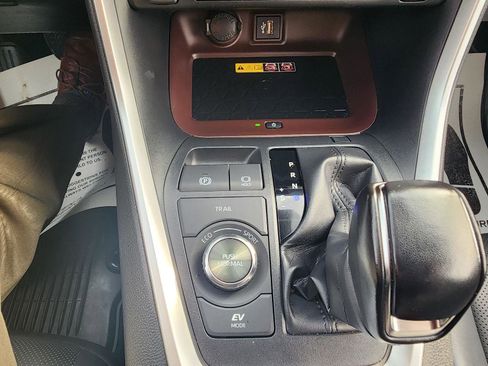 Used 2023 Toyota RAV4 Limited image 8