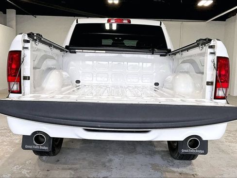Used 2018 RAM 1500 Express w/ Express Value Package AWD/4WD image 32