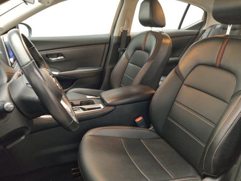Used 2022 Nissan Sentra SR w/ SR Premium Package FWD image 17