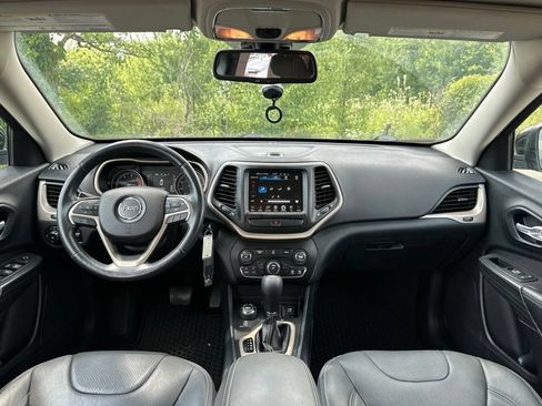 Used 2016 Jeep Cherokee Latitude w/ Cold Weather Group AWD/4WD image 19