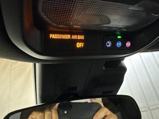 Used 2024 Chevrolet Trax RS FWD image 30