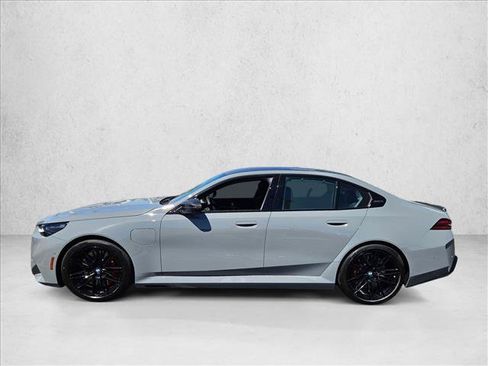 New 2027 BMW M5 w/ Carbon Package AWD/4WD image 5