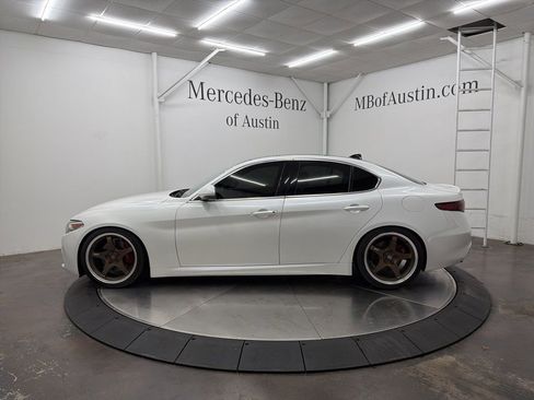 Used 2019 Alfa Romeo Giulia Ti w/ Quick Order Package 22Z Lusso image 4