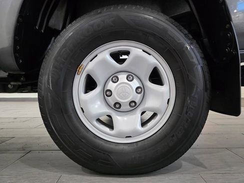 Used 2023 Toyota Tacoma SR AWD/4WD image 23