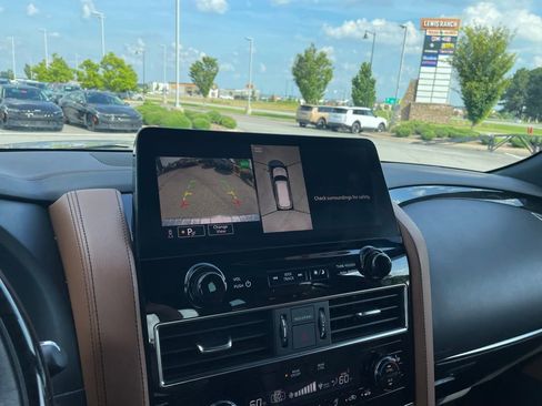 Used 2023 INFINITI QX80 Sensory w/ All-Season Package RWD image 17