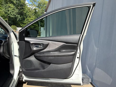 Used 2023 Nissan Murano SV FWD image 19