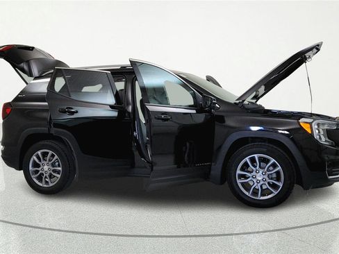 Used 2024 GMC Terrain SLT AWD/4WD image 8
