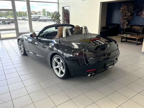 Used 2015 BMW Z4 sDrive28i RWD image 3