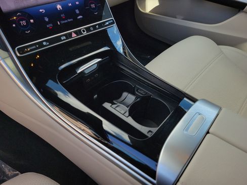 Used 2025 Mercedes-Benz C 300 Sedan image 19