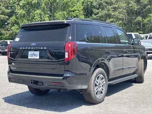 New 2026 Ford Expedition Active RWD image 3