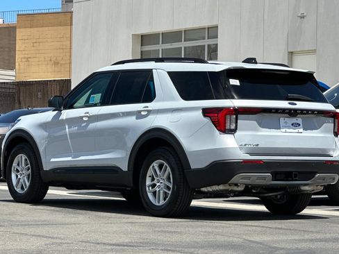 New 2026 Ford Explorer Active w/ Active Comfort Package RWD image 5