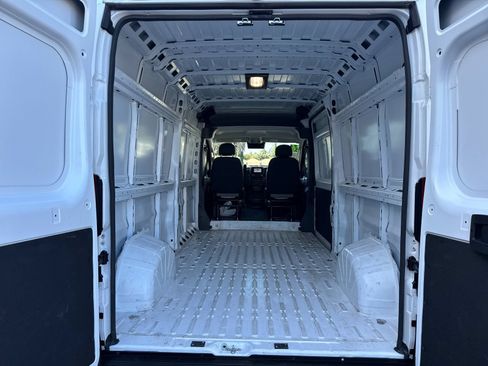 Used 2026 RAM ProMaster 2500 w/ Convenience Group FWD image 14