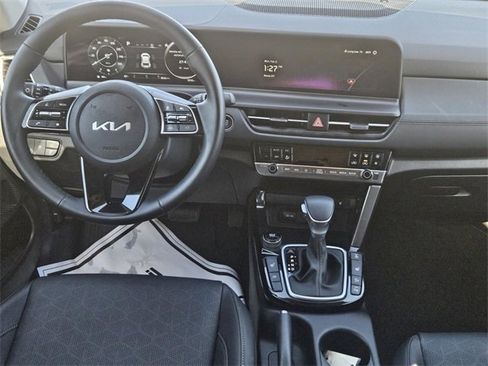 Certified 2025 Kia Seltos EX image 13