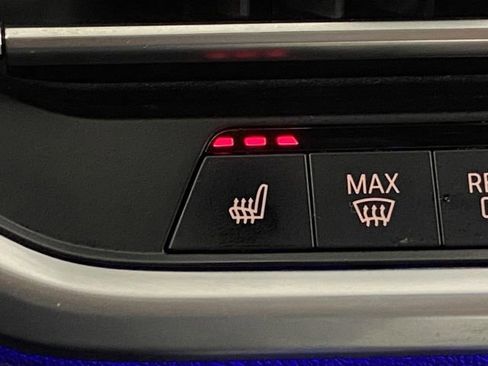 Used 2022 BMW X6 xDrive40i w/ M Sport Package image 8