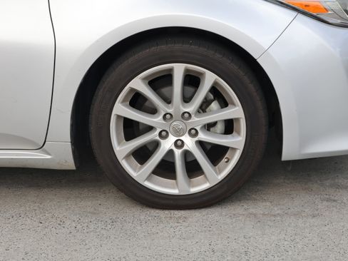 Used 2013 Toyota Avalon Limited image 11