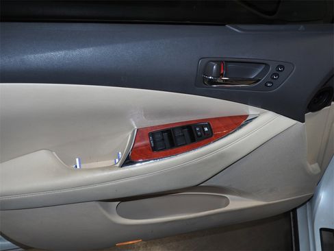 Used 2011 Lexus ES 350 image 7