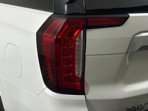 Used 2021 GMC Yukon XL Denali w/ Denali Premium Package image 36