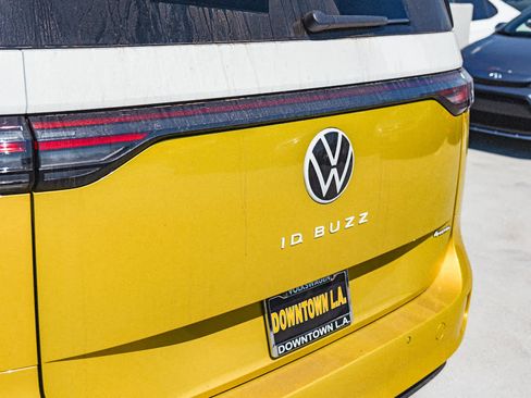 New 2025 Volkswagen ID. Buzz 1st Edition image 8