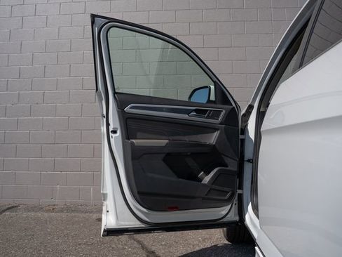 Used 2023 Volkswagen Atlas SEL Premium image 15