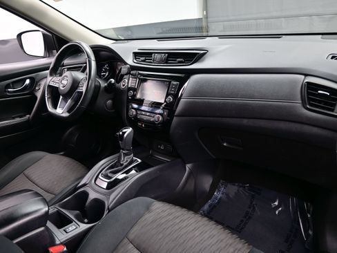 Used 2018 Nissan Rogue SV AWD/4WD image 15